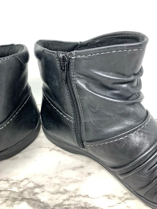 Clarks Kessa Mabel Black Leather Ruched Button Ankle Booties 8 Lagenlook Artsy - Picture 11 of 16